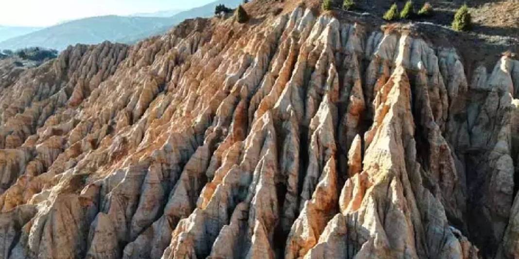 Milyonlarca yılda oluştu, ismiyle korku saldı! Doğa olayları sonucu ortaya çıktı: İşte “Şeytan Şehri Kayalıkları” 2